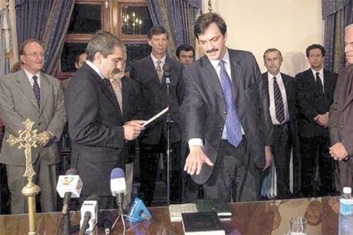 Pablo Lanusse jura como interventor en Santiago del estero, en 2004.