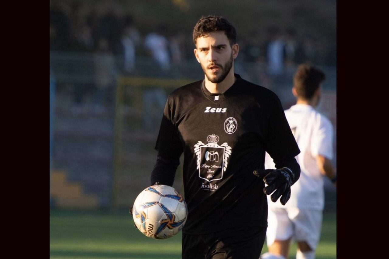 El arquero argentin Joaquín Ketlun jugando en Suecia.