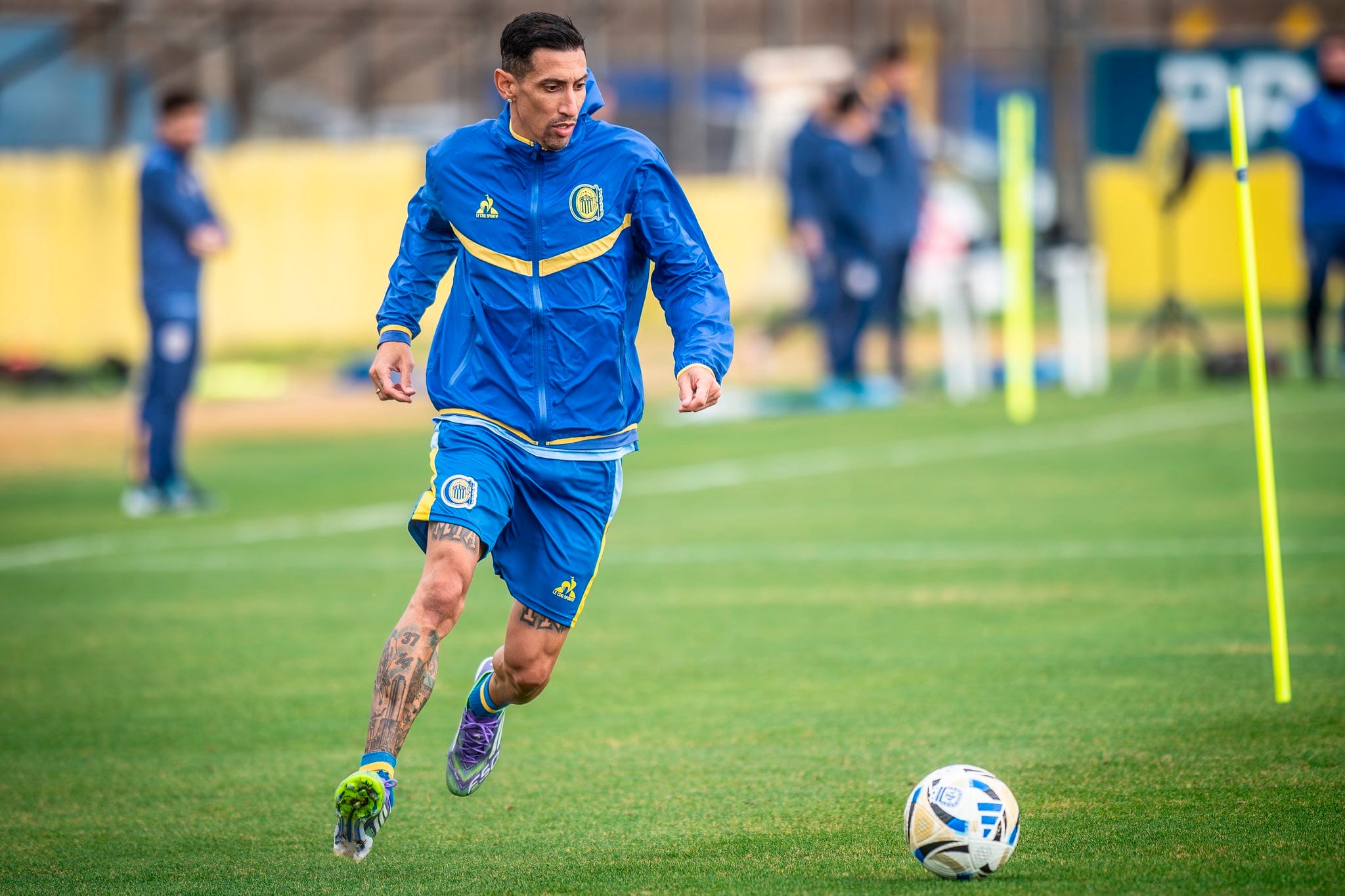 Di María, impecable con la pilcha de Central.