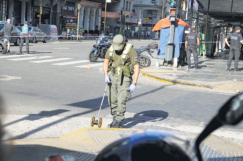 Corrientes y Paraná, el escenario del tercer tiroteo. Todavía nadie lo puede creer.