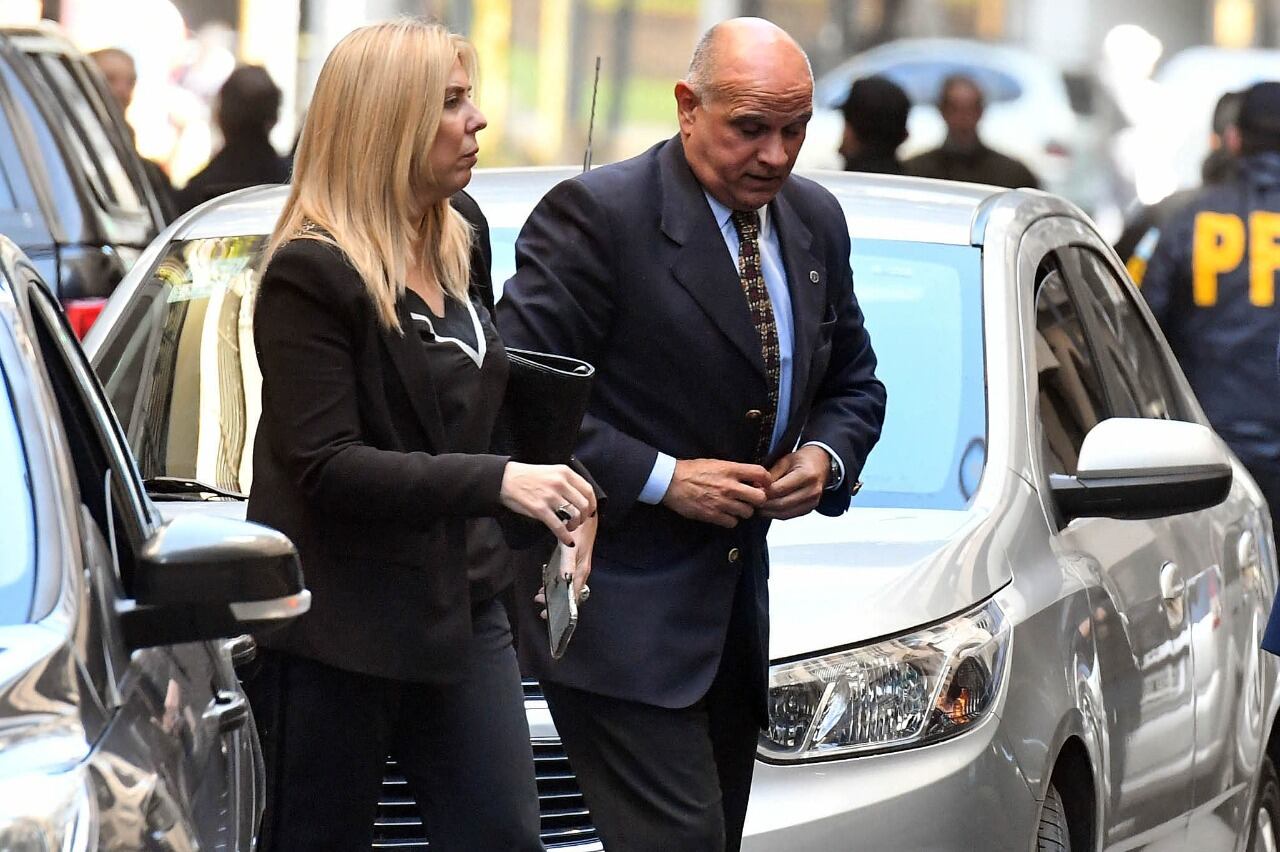 La jueza María Eugenia Capuchetti y el fiscal Carlos Rívolo, tras el intento de asesinato de Cristina Kirchner.