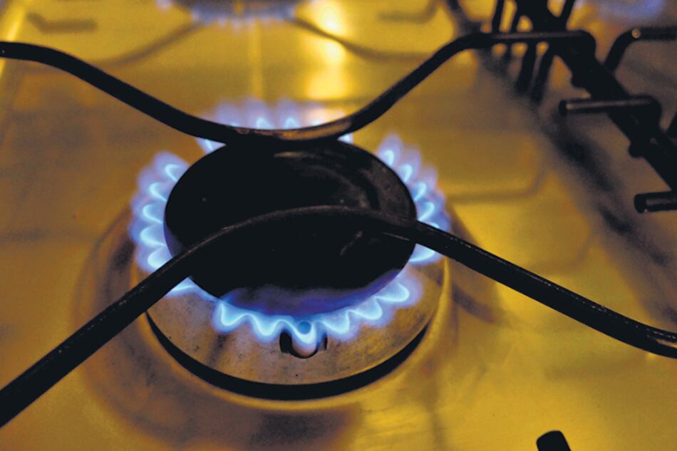 El sistema de gas por red incorpora menos usuarios cada año, según las estadísticas del Enargas.