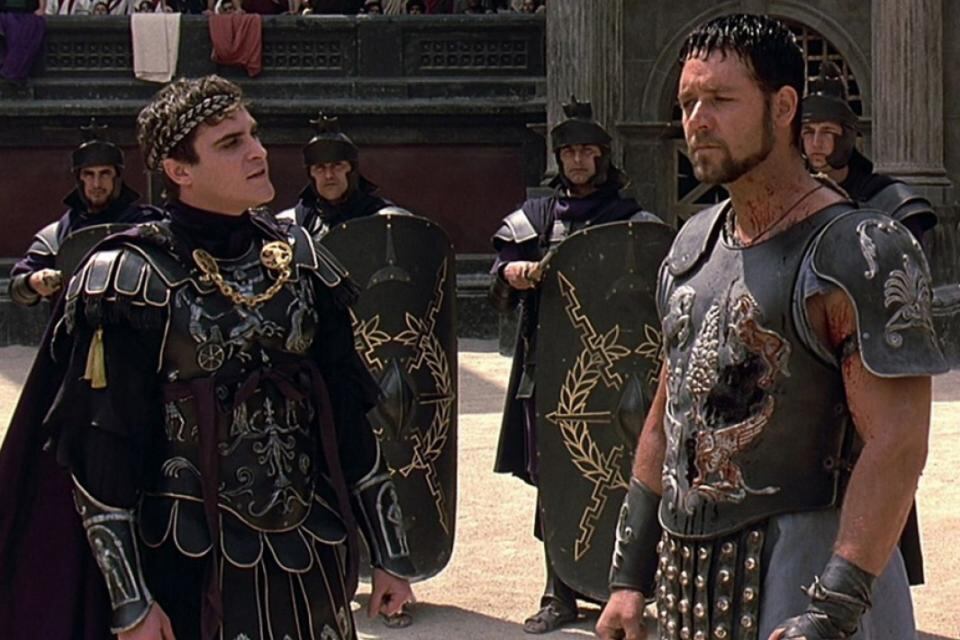 Joaquin Phoenix y Crowe en la primera Gladiador, de 2000.