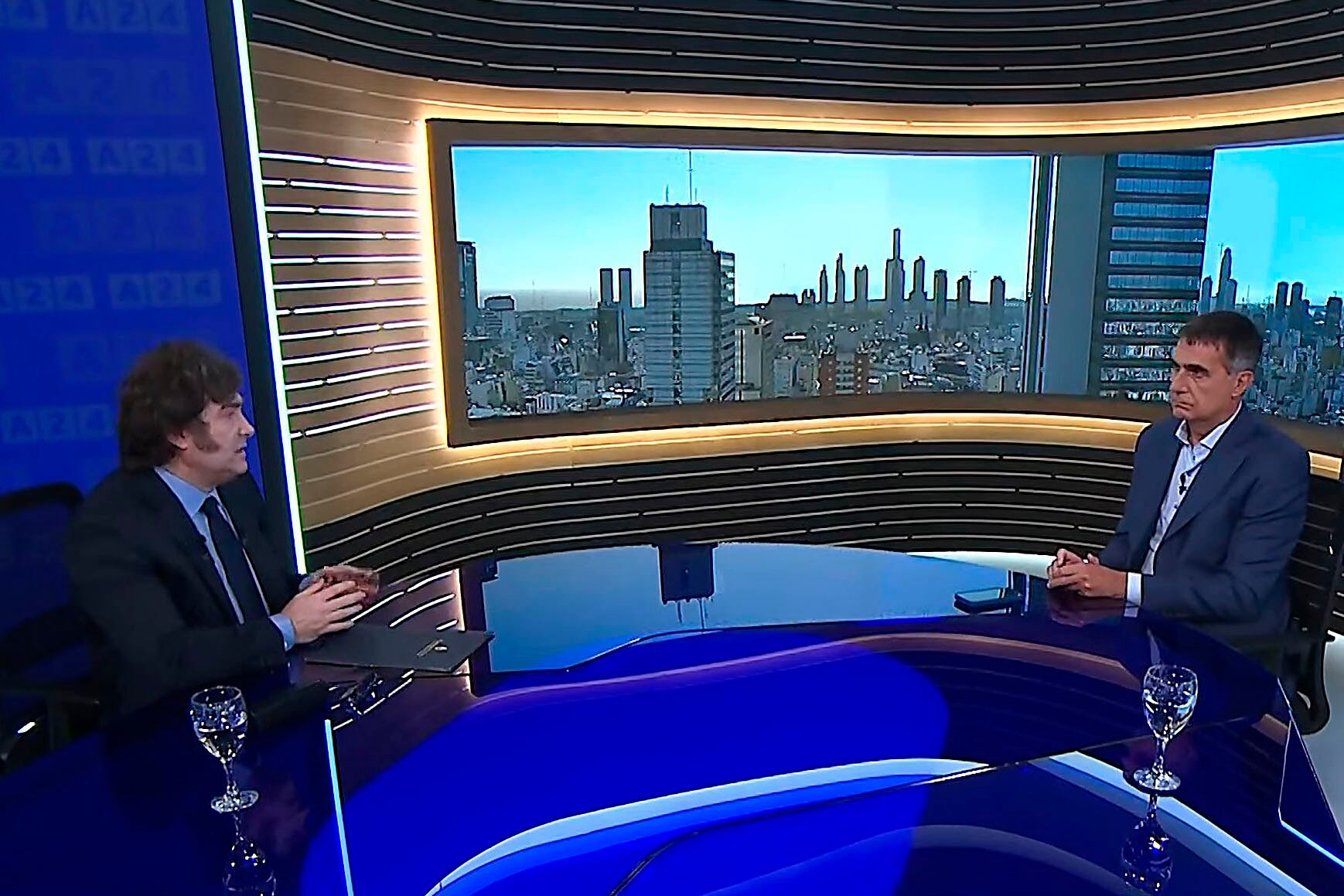 Milei en A24. Su estrategia para contrarrestar las críticas a la política cambiaria