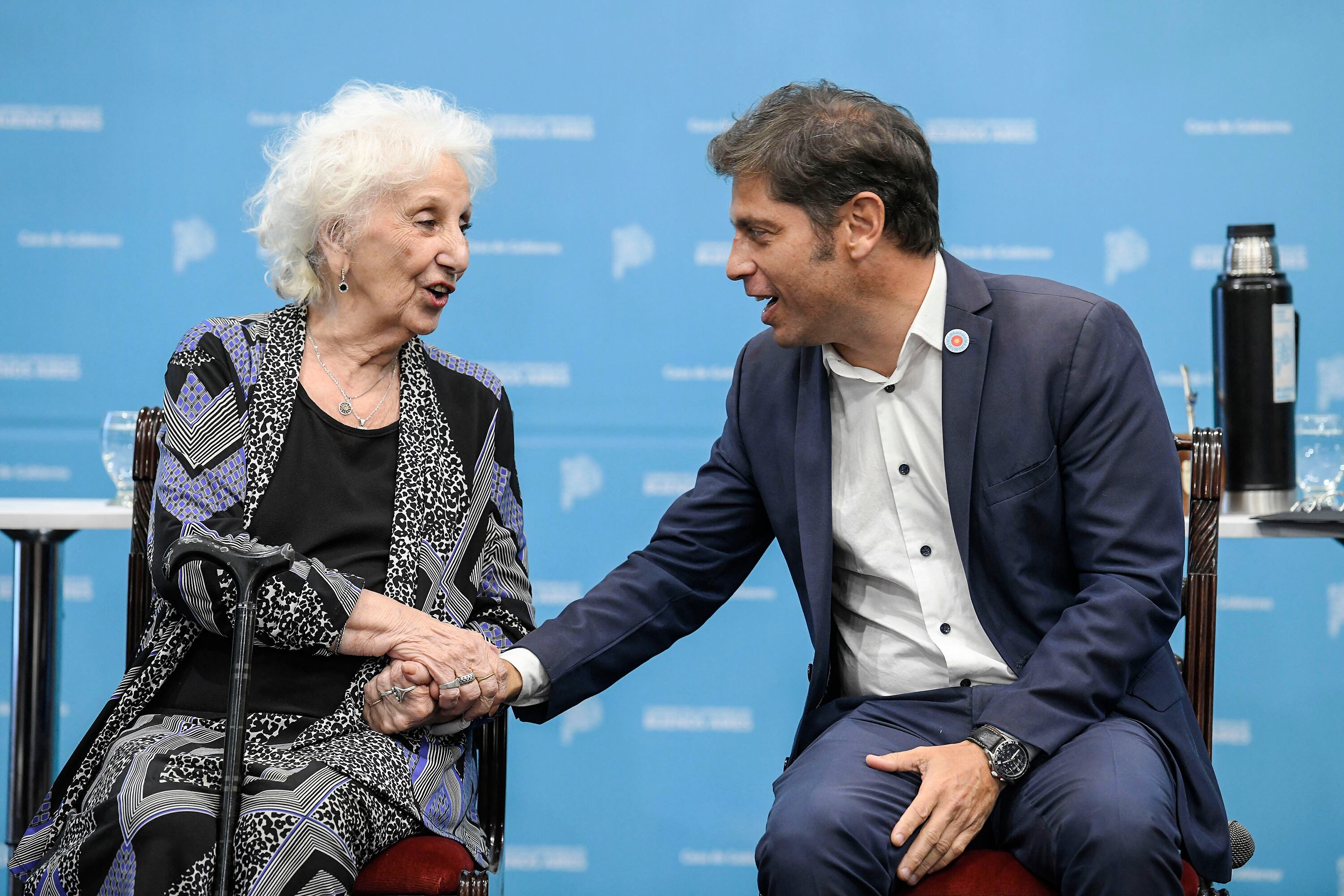 Axel Kicillof y Estela de Carlotto compartieron el acto en la capital provincial.