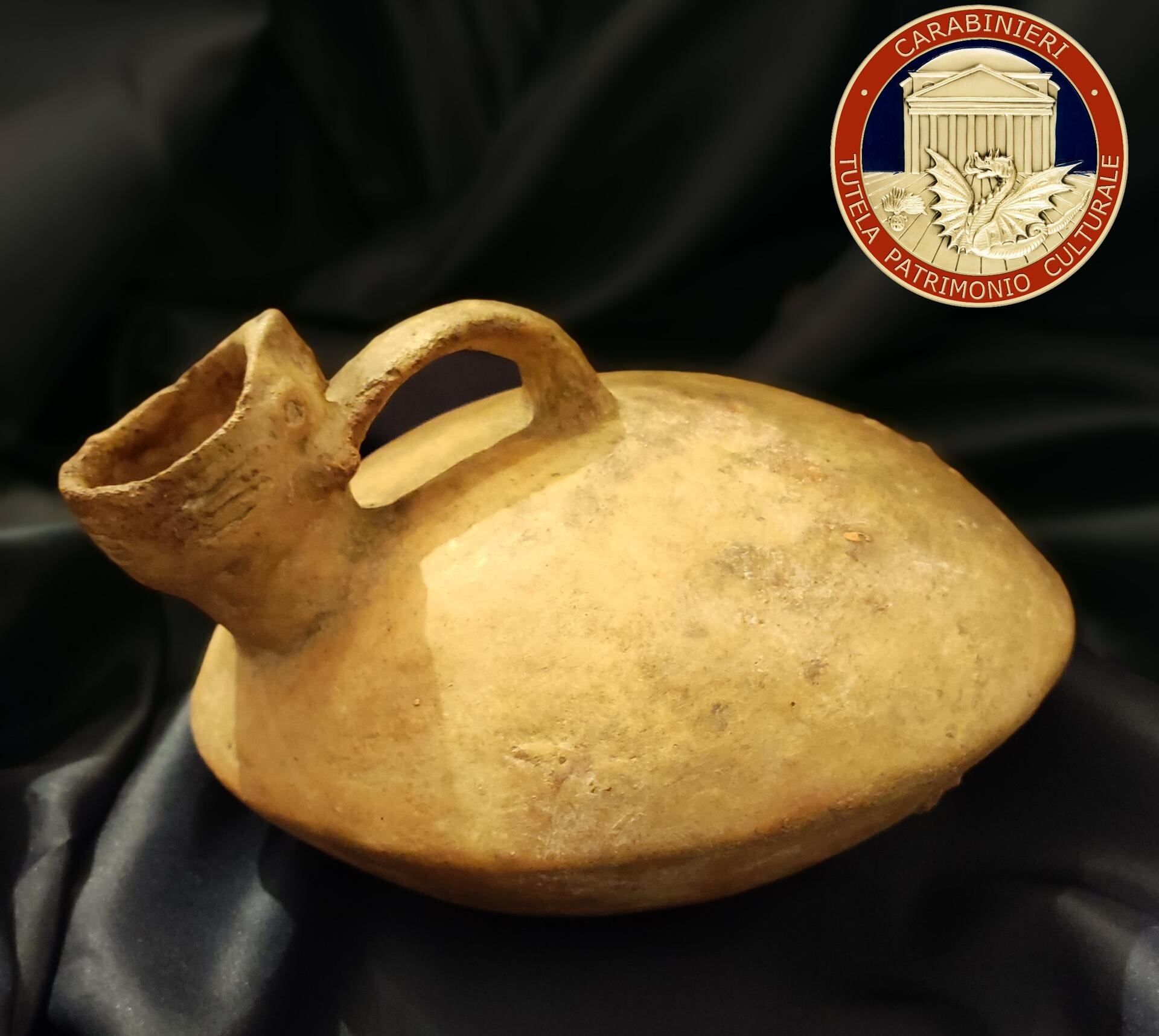 Jarra aulladora de la cultura Chimú-Inca, producido entre los años 1470-1534