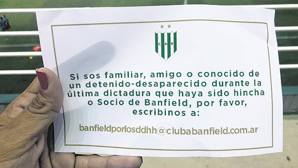 Uno de los volantes entregados en mano a los hinchas de Banfield.
