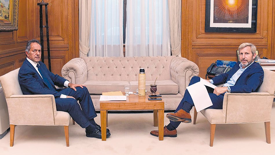 El ministro Rogelio Frigerio con Daniel Scioli, en el encuentro que mantuvieron la semana pasada.