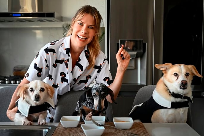 Karen Reichardt, exvedette y actual conductora en la TV Pública, suena como candidata de La Libertad Avanza en Buenos Aires