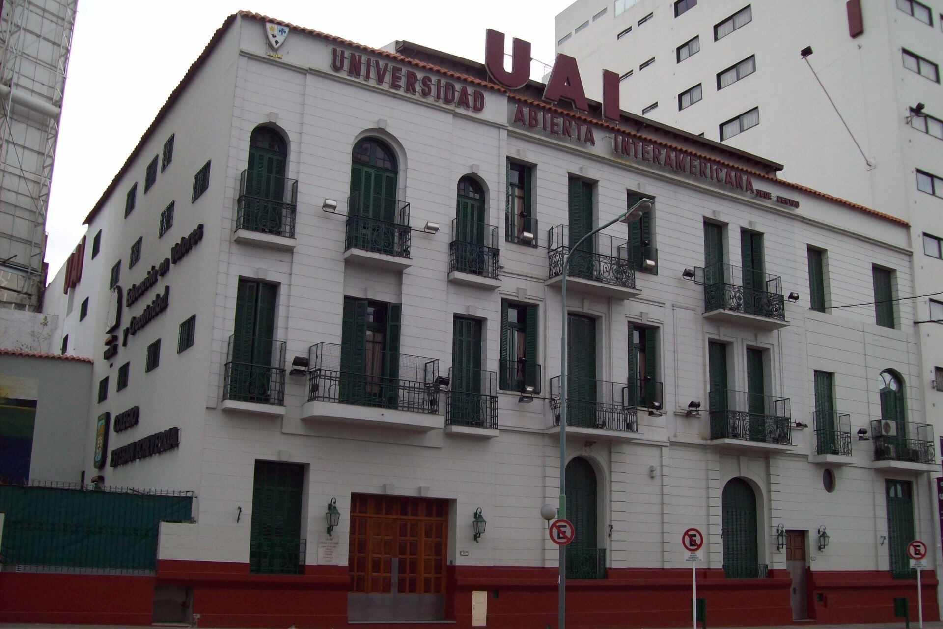 La UAI informó que la accidentada es una estudiante de Nutrición y detalló su estado de salud