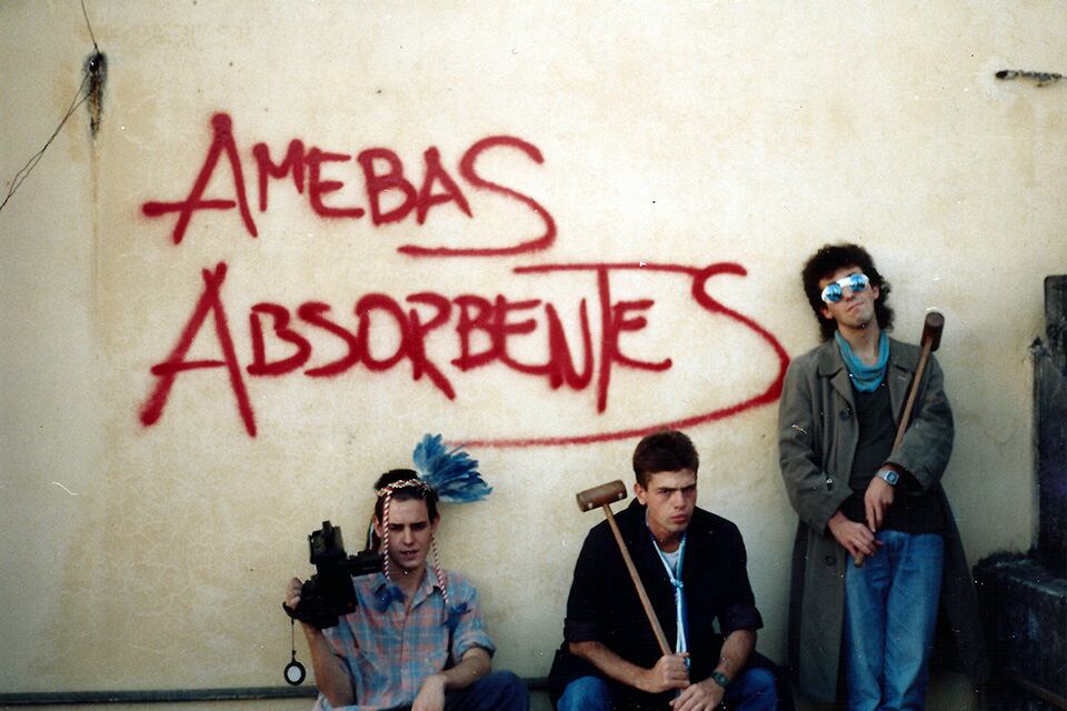 1. Amebas Absorventes lo formó un grupo que se fue del Instituto de Cine