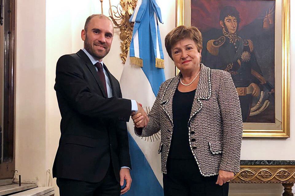 El ministro de Economía, Martín Guzmán, junto a la titular del FMI, Kristalina Georgieva