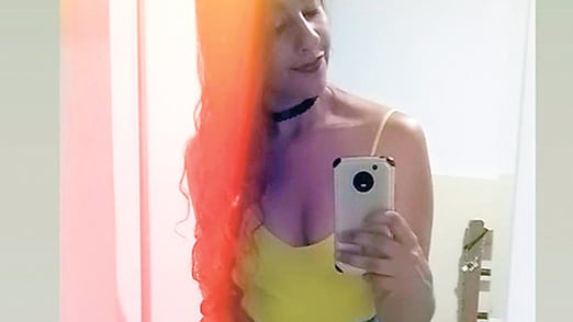 La joven denunció que el vendedor le sacó fotos en el vestidor.