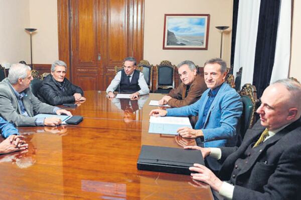 Dirigentes de la CGT se reunieron con el senador Miguel Pichetto por la reforma laboral.