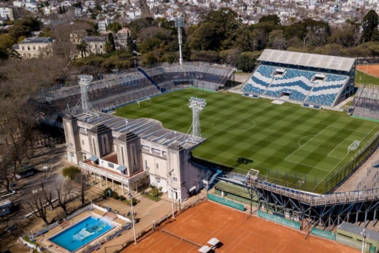 El estadio de Gimnasia, en el bosque platense.