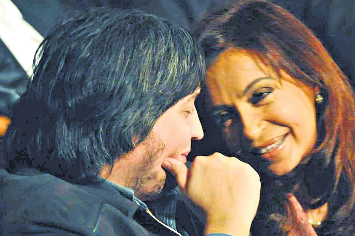 Cristina Kirchner y su hijo Máximo citados ahora a indagatoria por el juez Julián Ercolini.