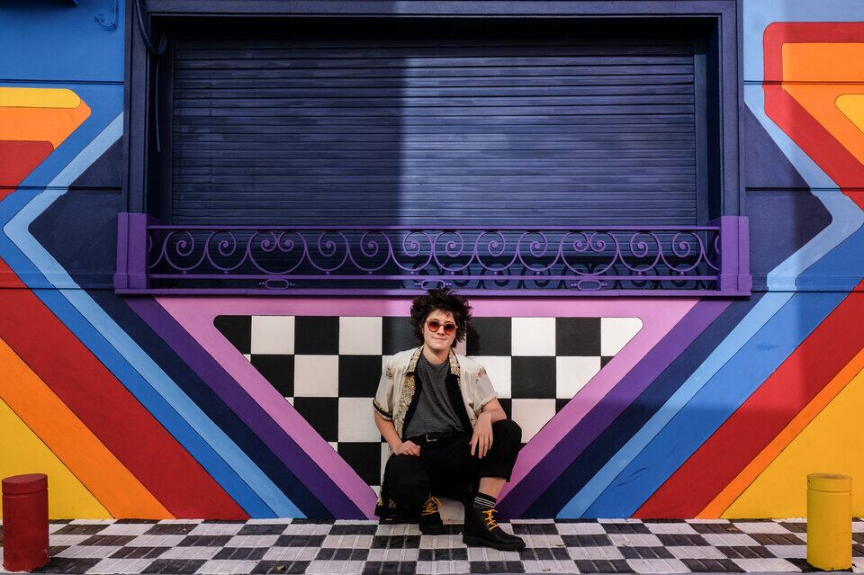 Melanie Williams (foto) y El robot bajo el agua estarán hoy en una nueva edición de Jueves Vivos en el Teatro Argentino de La Plata, gratis