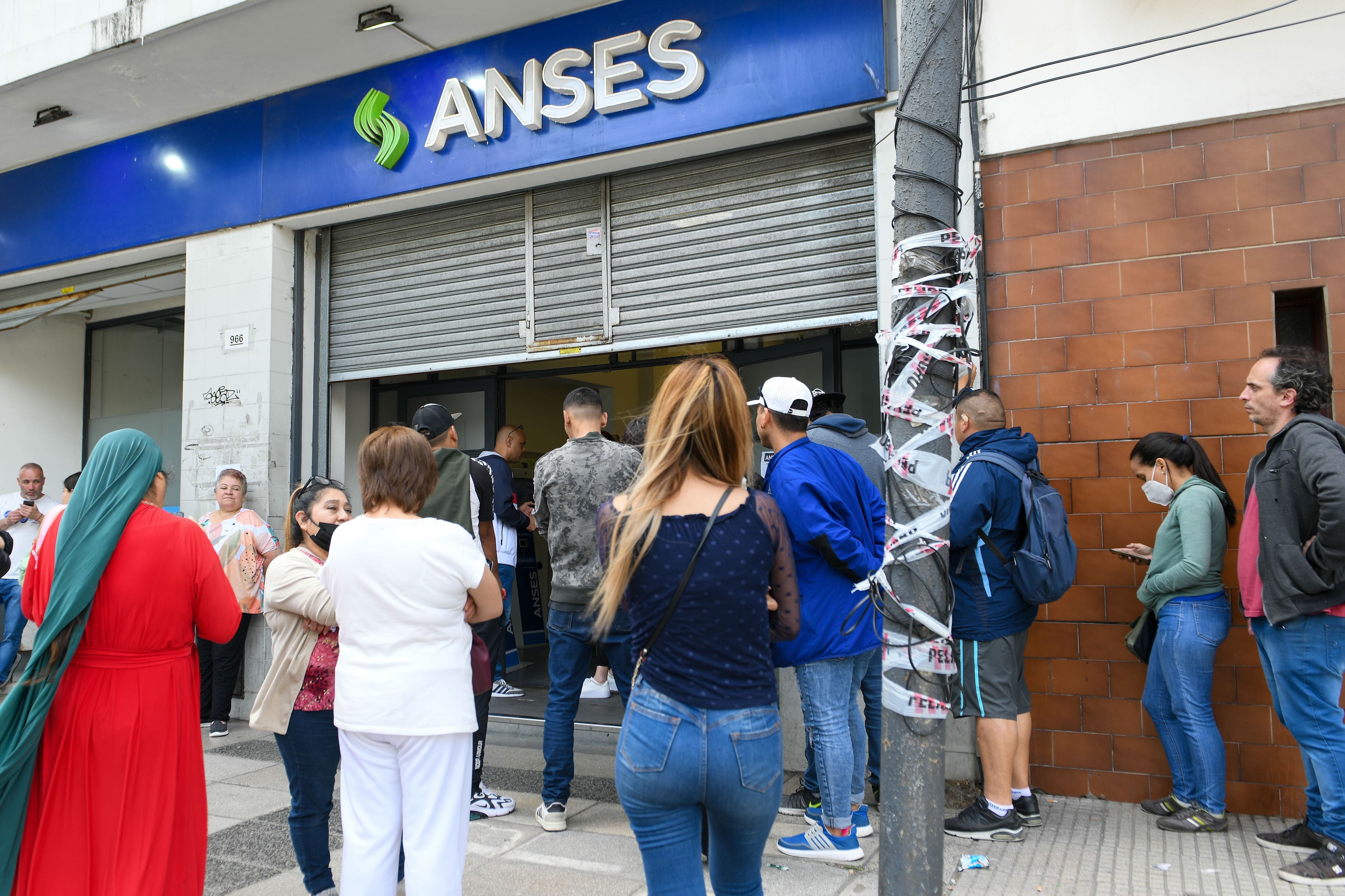 La Justicia autorizó el pago del programa Potenciar Trabajo de noviembre.