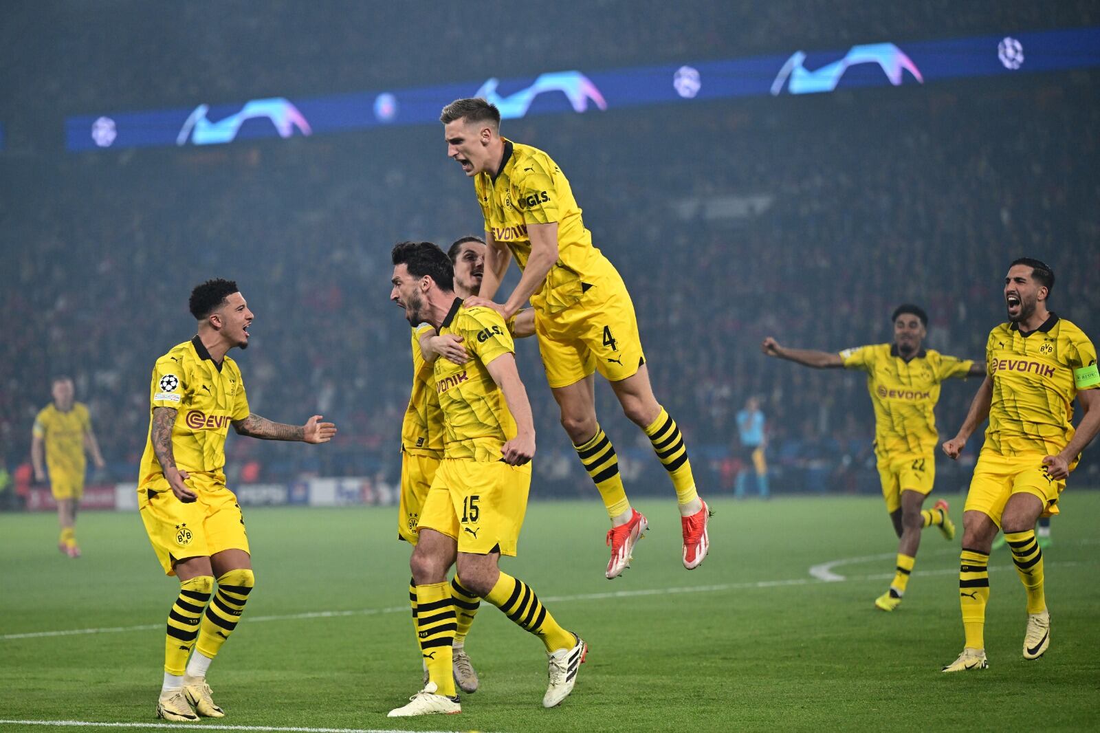 Los jugadores del equipo alemán festejan 