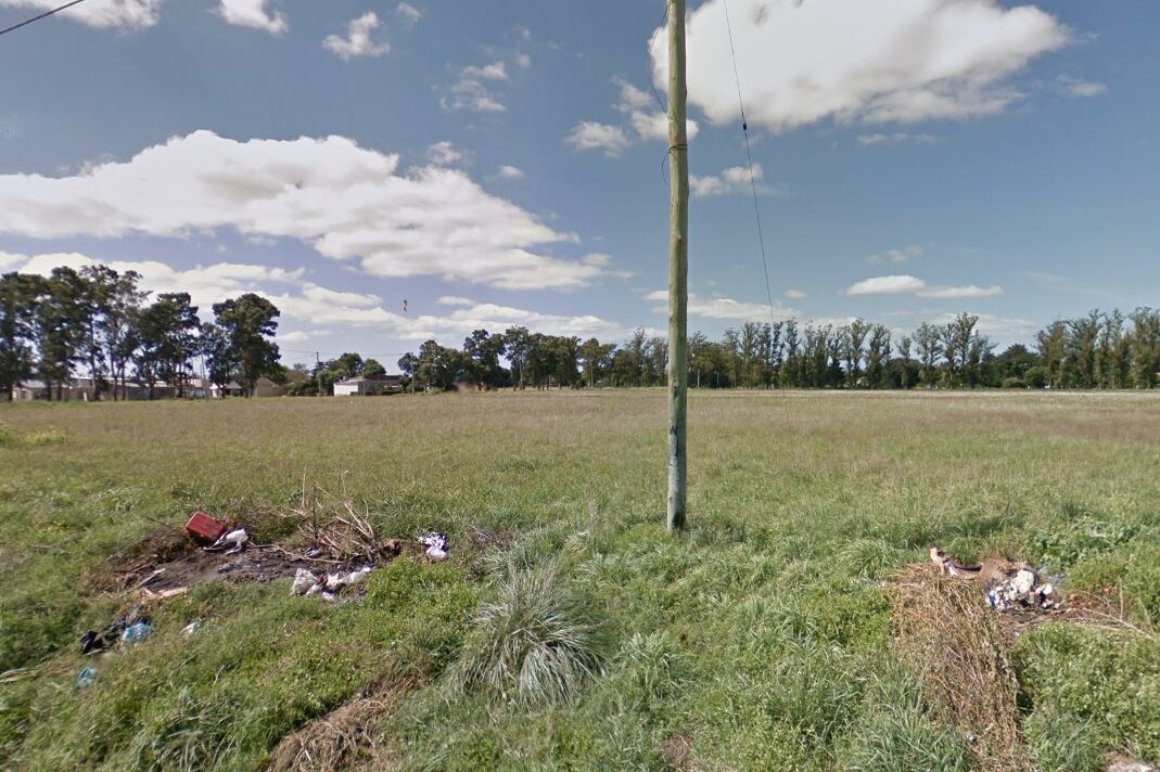 Continúa la investigación por el hallazgo del cuerpo sin vida de un bebé abandonado en un baldío de Mar del Plata. (Foto: Google Street View)