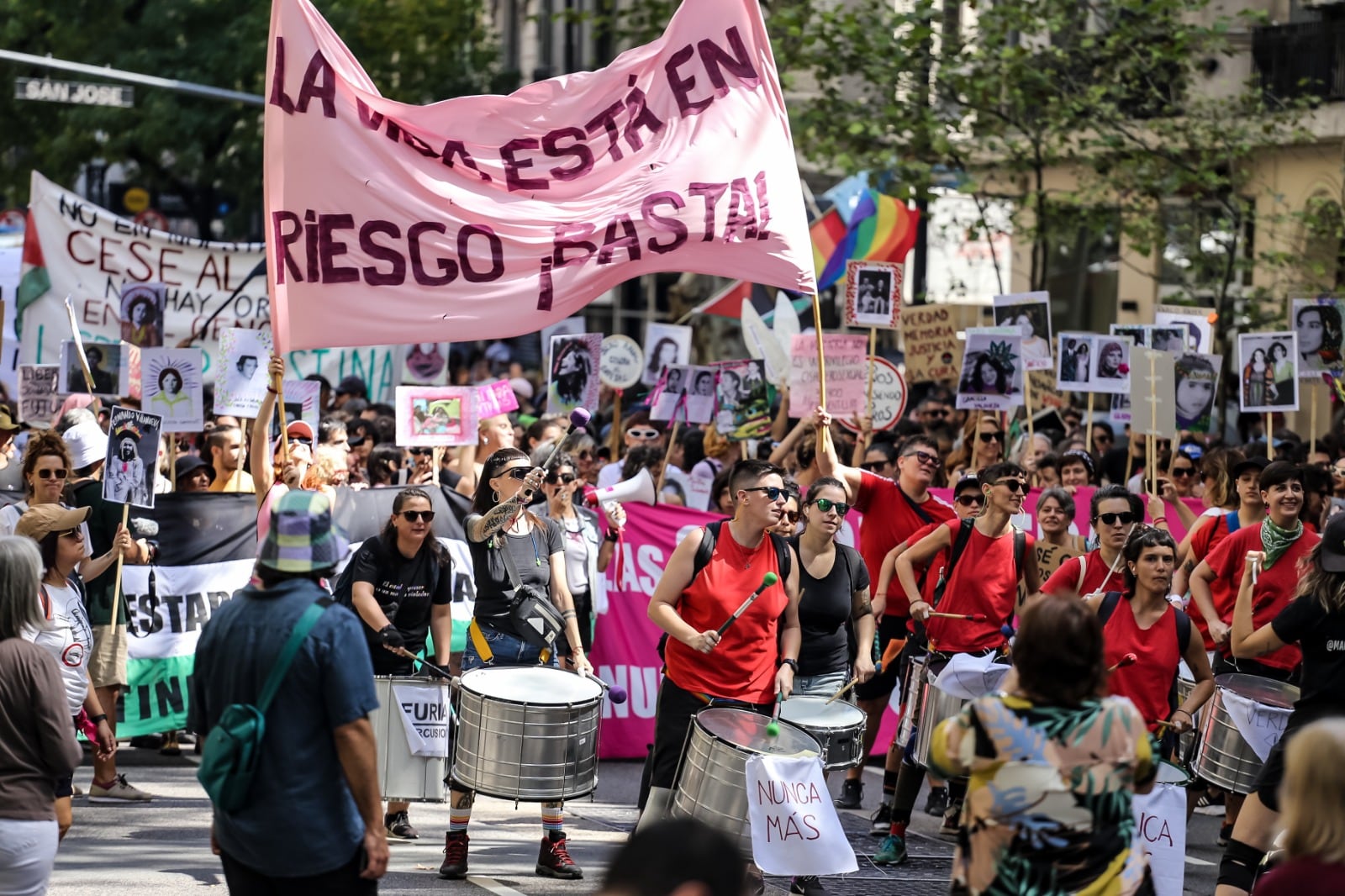 Una imagen de la "columna mostri" que reune colectivos transfeministas y Lgbtiq+ en la marcha del 24 de marzo.