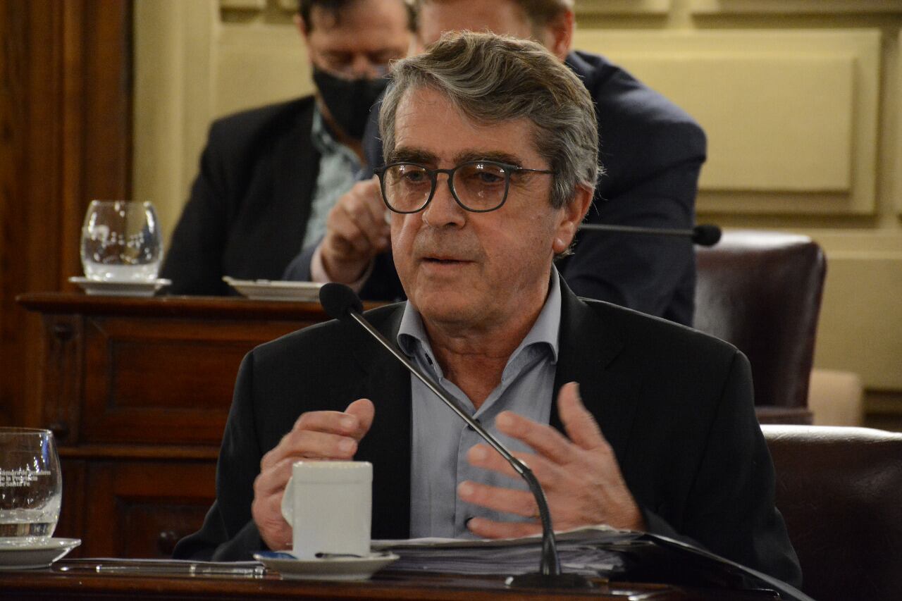 El senador habló dos horas en la Cámara para defenderse de las acusaciones.
