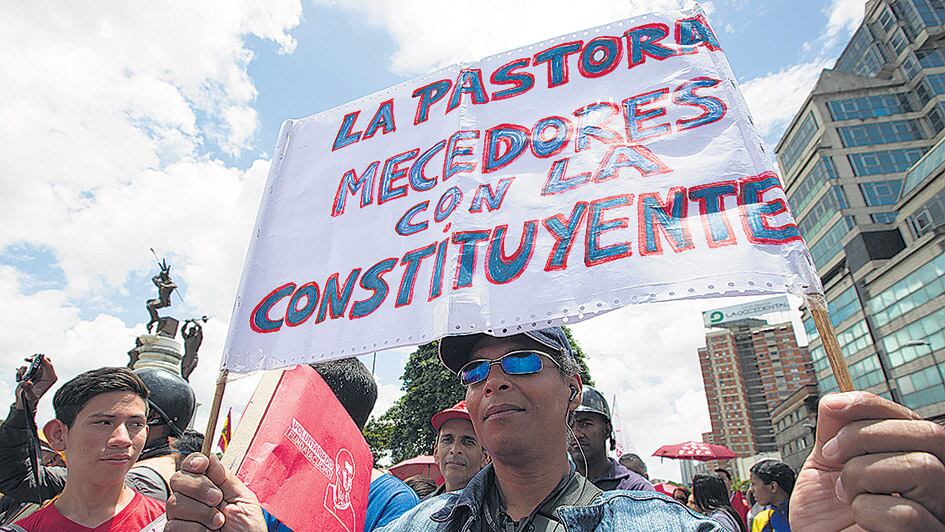 Simpatizantes muestran su apoyo a la asamblea constituyente el mismo día que Trump criticó a Caracas.