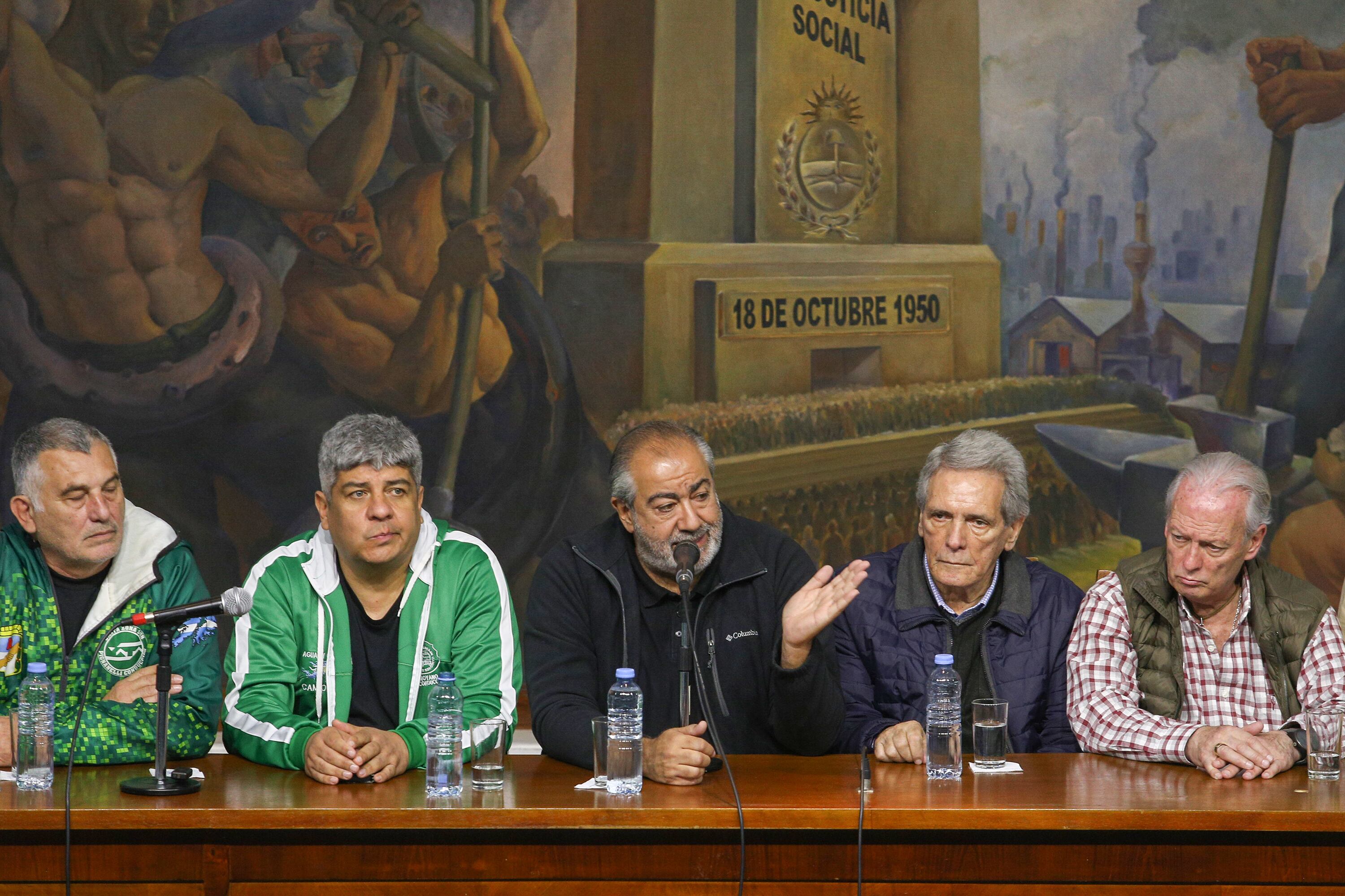 Mario Manrique, Pablo Moyano, Héctor Daer, Carlos Acuña y Andrés Rodríguez de CGT.