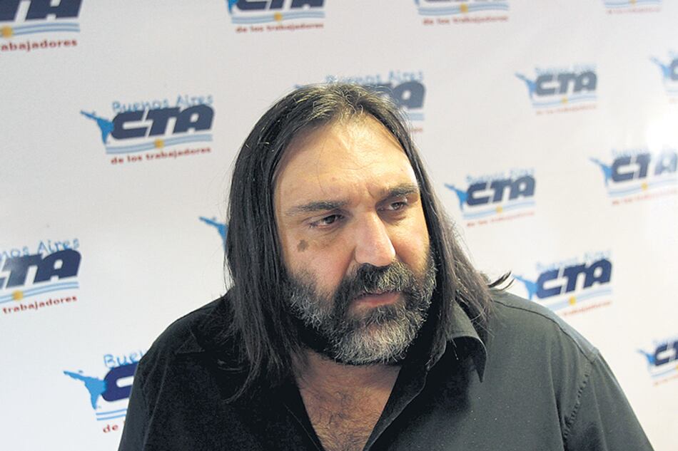 El titular de Suteba, Roberto Baradel, explicó el apoyo a la lucha de los trabajadores de Aerolíneas Argentinas.