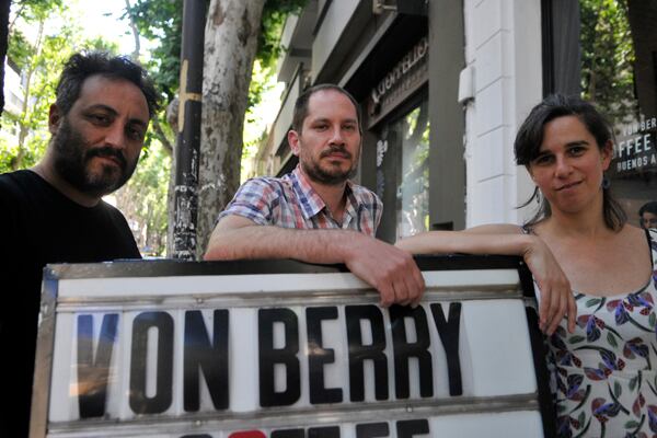 César Sodero publicó El mar de los lobos;  Di Lisio, Paraguay; Luciana Strauss, El Ente. 
