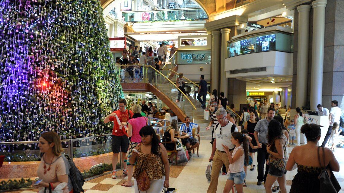 Noche de los Shopping 2024