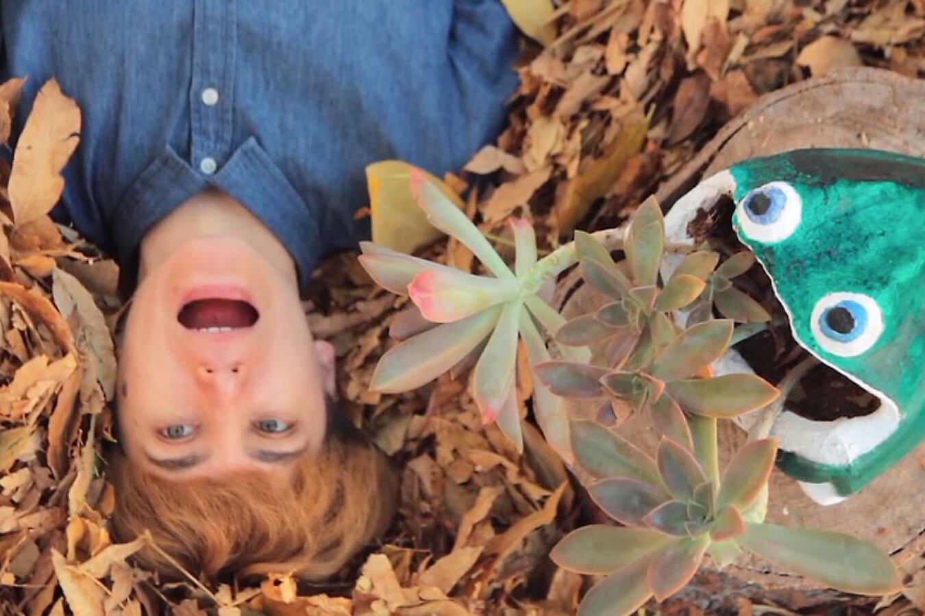 Constanza Feldman en medio de un mundo dado vuelta. 