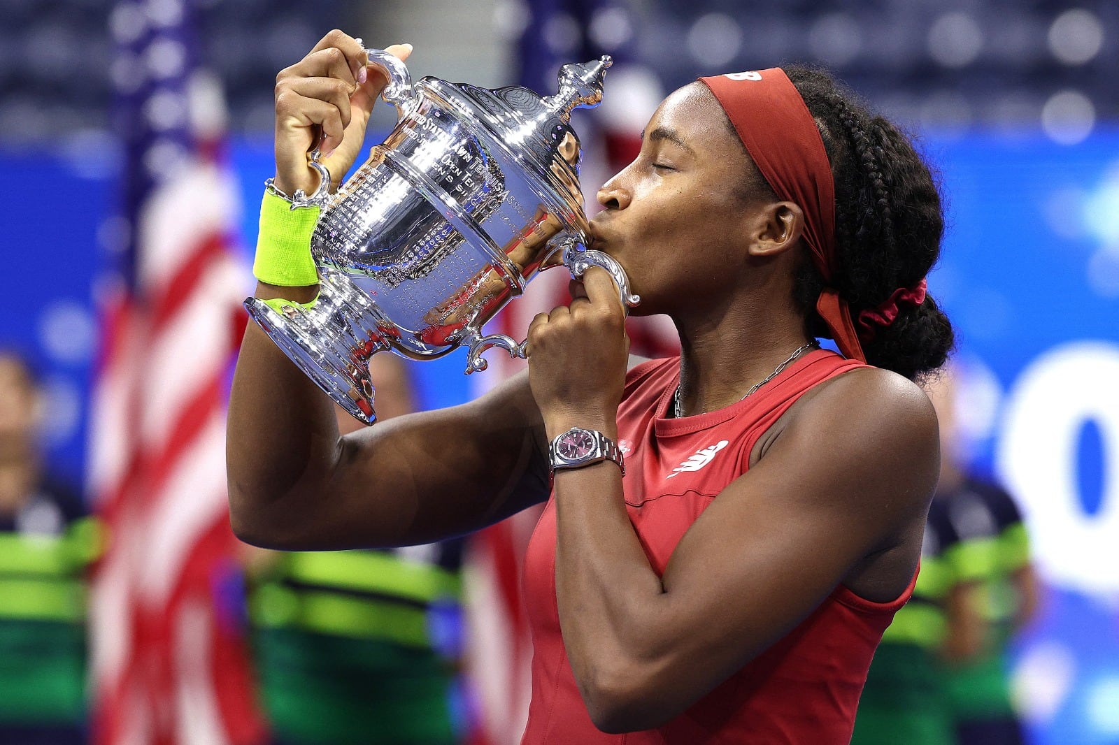 Coco Gauff y el beso más esperado, al trofeo del US Open.