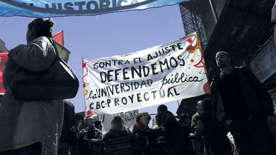 En la comunidad académica hay malestar por la falta de debate en torno al plan oficial.
