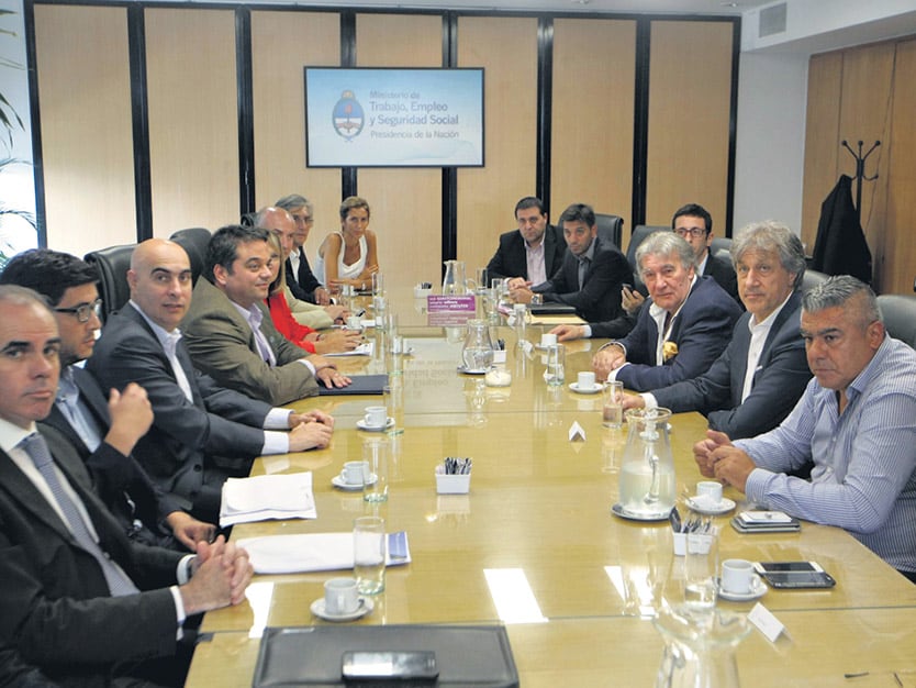 En el Ministerio de Trabajo se definió la continuidad del fútbol argentino.