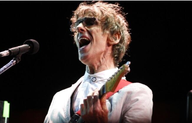 En 1950 nace Luis Alberto Spinetta, uno de los músicos populares más grandes e influyentes de la Argentina.