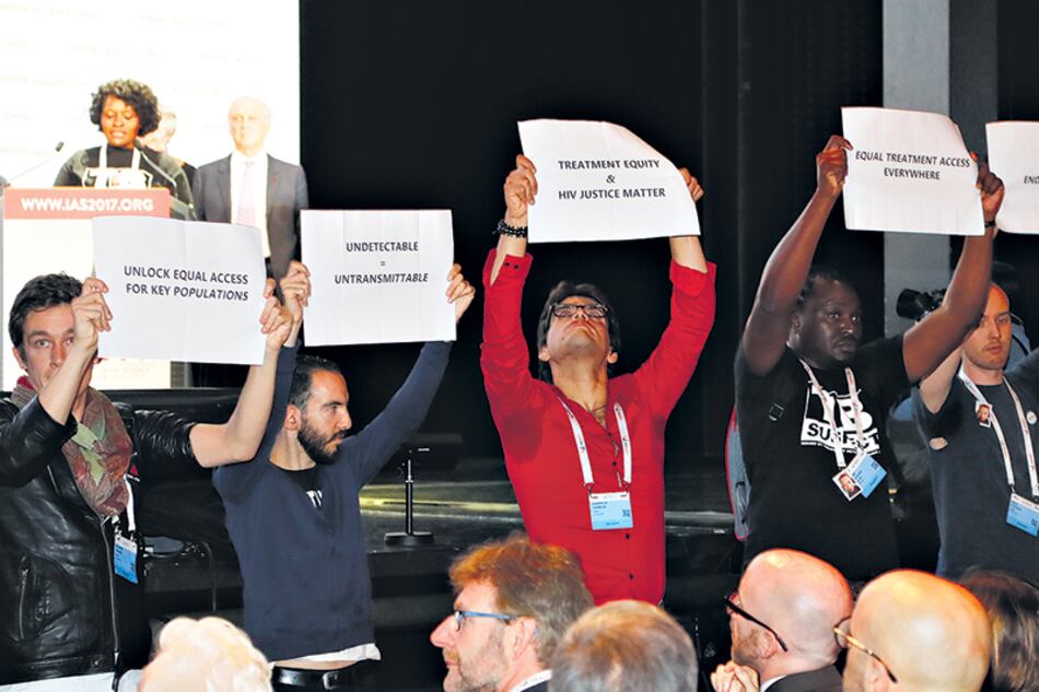 Un reclamo de concientización en la novena Conferencia Mundial sobre las Ciencias del VIH, en París.