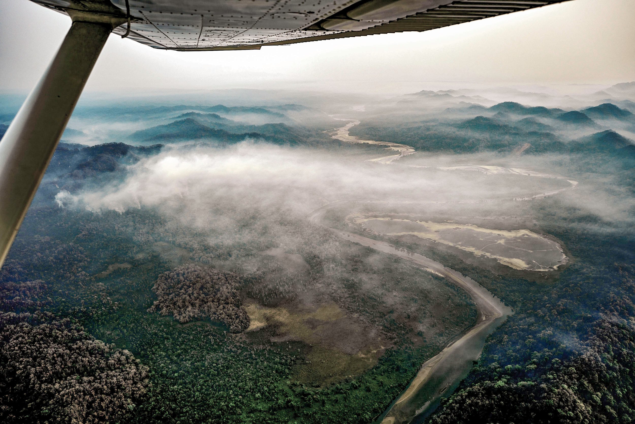 Nube de humo de los incendios forestales durante el segundo semestre de 2022 en el norte salteño.