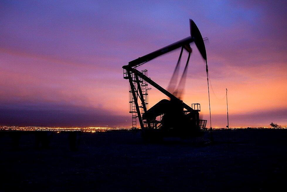 La salida de YPF provocará miles de despidos directos e indirectos.
