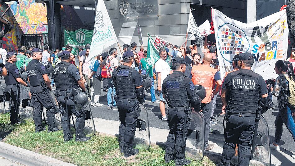 El INTI se encuentra en conflicto desde que Ibañez despidió a 258 trabajadores que ayer consiguieron una audiencia en Trabajo.