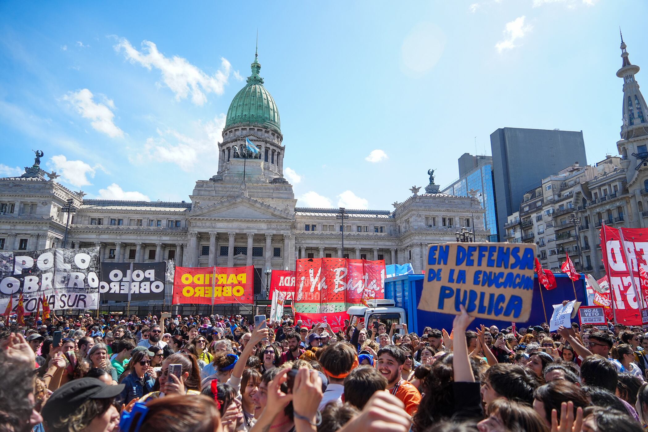 Movilización y radio abierta ayer frente al Congreso 