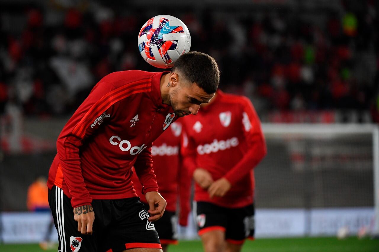 Mammana se afirmó como marcador central