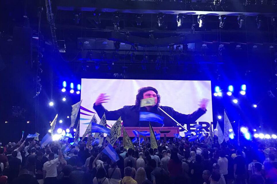 Los sofistas del debate económico se reúnen en una derecha radicalizada que sólo busca cuidar los privilegios del poder económico.