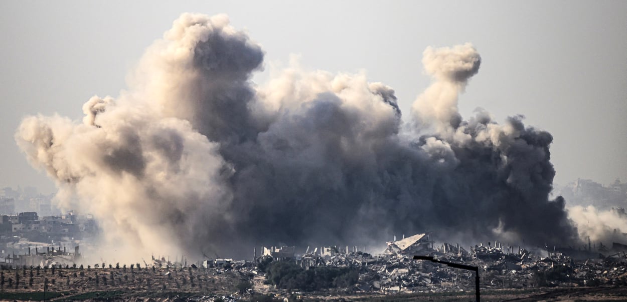 El ejército israelí atacó más de 400 objetivos terroristas en el territorio palestino desde el fin del acuerdo, afirmó un portavoz.