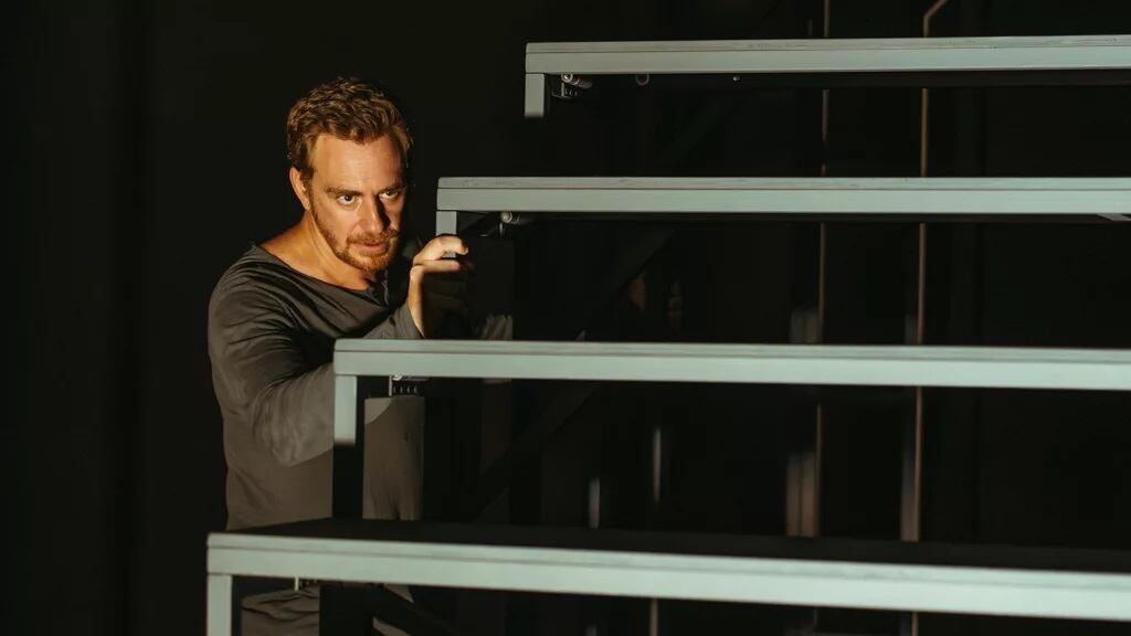 Claudio Tolcachir en la adaptación de Rabia, la novela de Sergio Bizzio, al teatro.