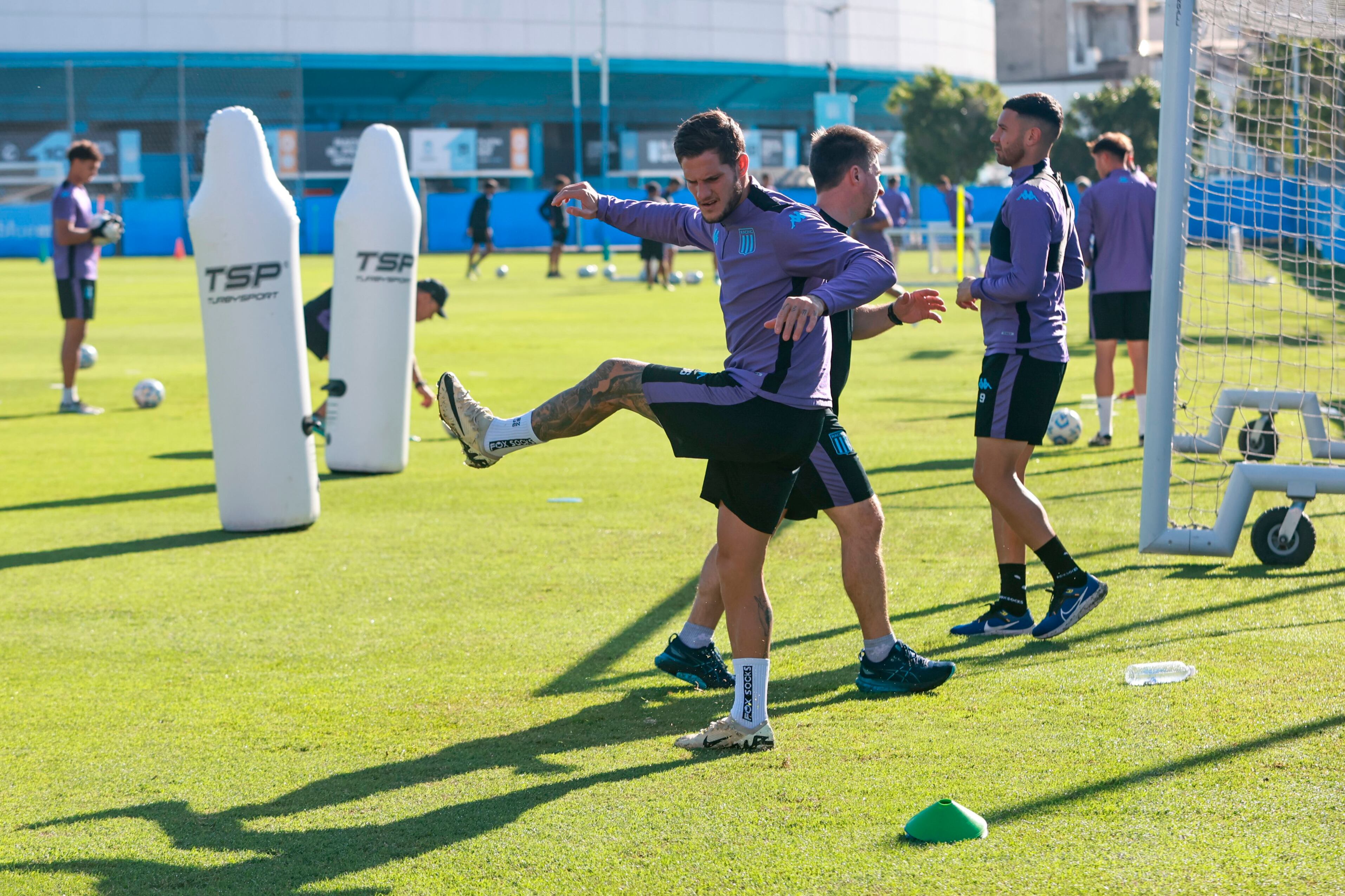 Racing se prepara para enfrentar a Independiente Rivadavia