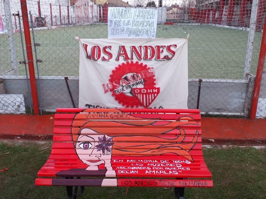 El Banco Rojo de Los Andes con los nombres de Viviana Giménez y Anahí Benítez.