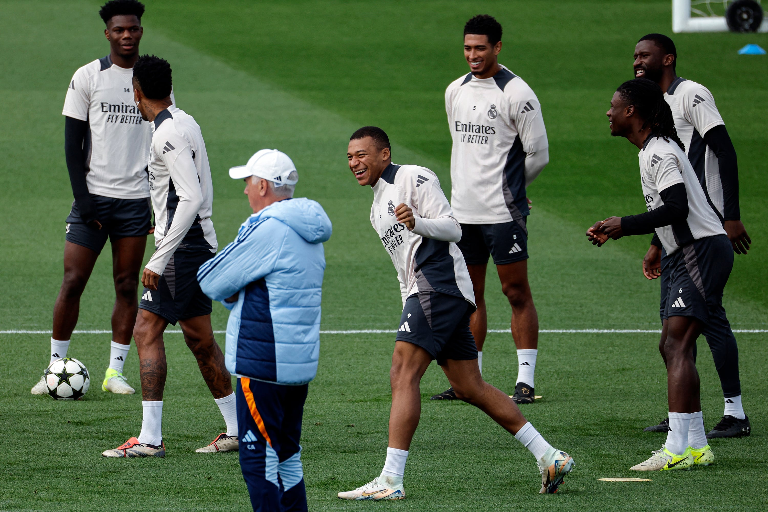 Las estrellas del Madrid confían, el DT Ancelotti evalúa