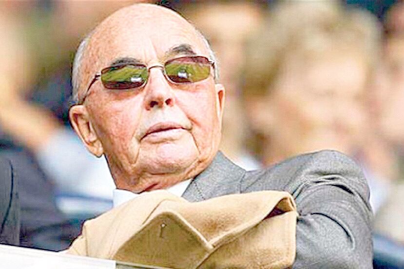 El magnate británico Joe Lewis suele alojar al presidente Macri.