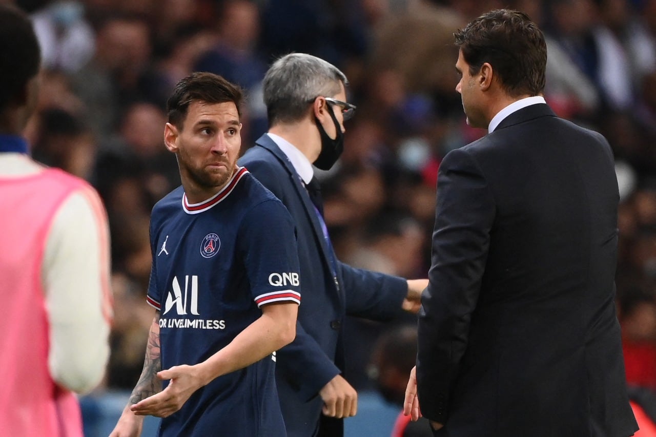Messi y una cara de pocos amigos dedicada a Pochettino